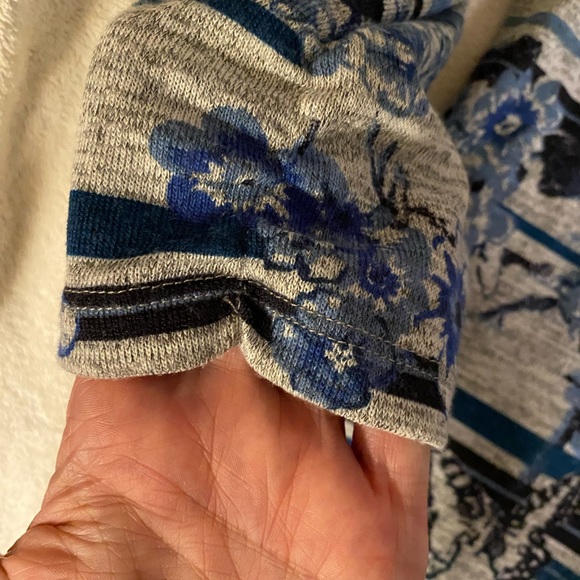 Ladies 3/4 sleeve lightweight floral print top - Picture 9 of 13